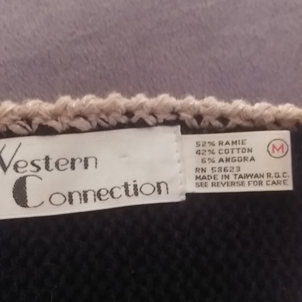 Color Block Sweater - Picture 11 of 13